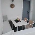 Reppas House 